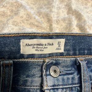 Abercrombie & Fitch Blue Barrel Jeans. AMAZING FIT